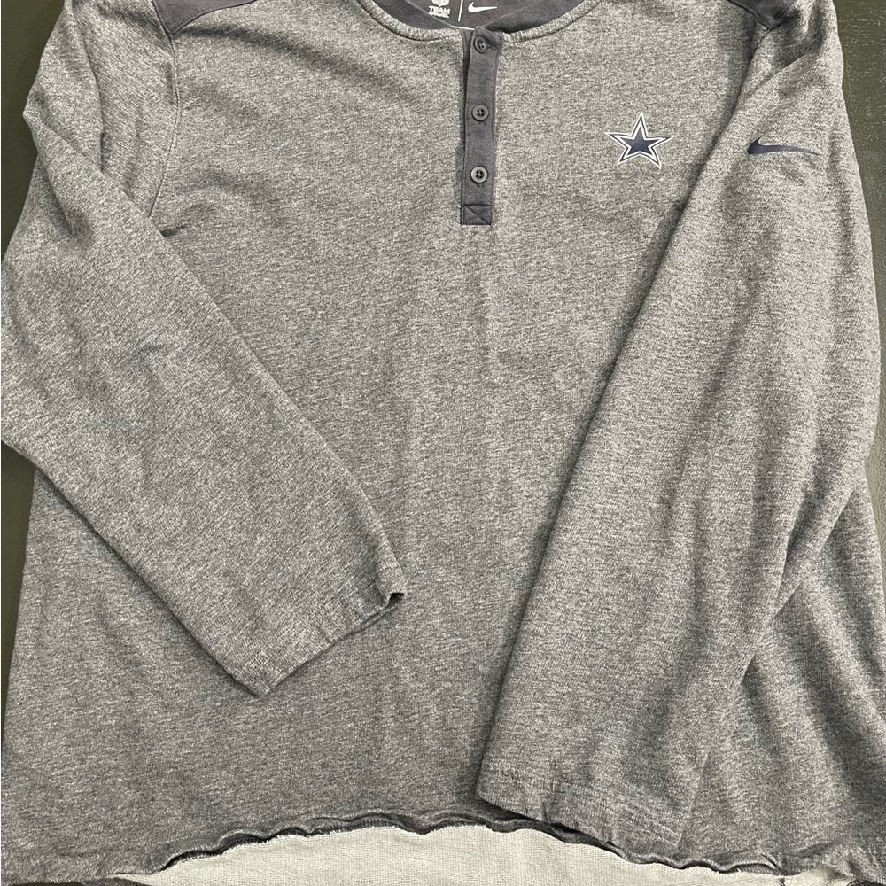 Grey Dallas Cowboys long sleeve sleeve shirt. Nike NFL Tram Apparel